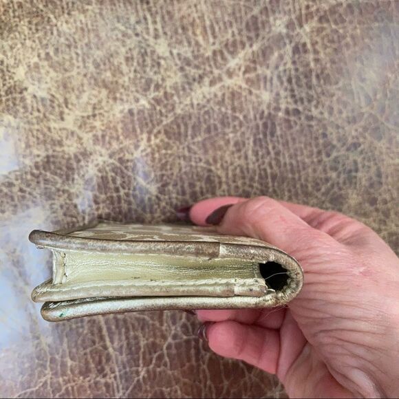 Coach ivory, tan gold signature card holder - Picture 6 of 8